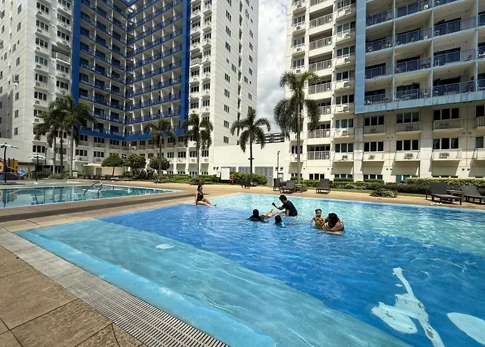 Staycation In Pasay Near Moa By Ros *