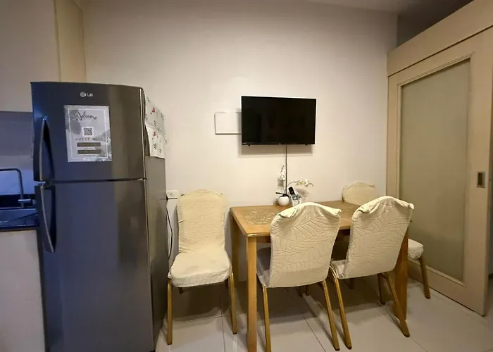 Staycation In Pasay Near Moa By Ros *